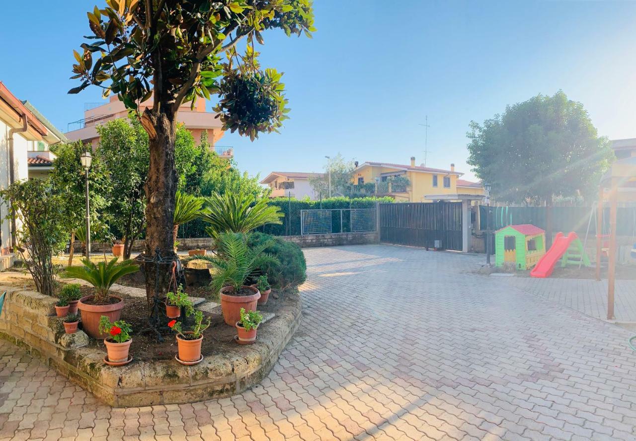 32 Hotell Ciampino Eksteriør bilde